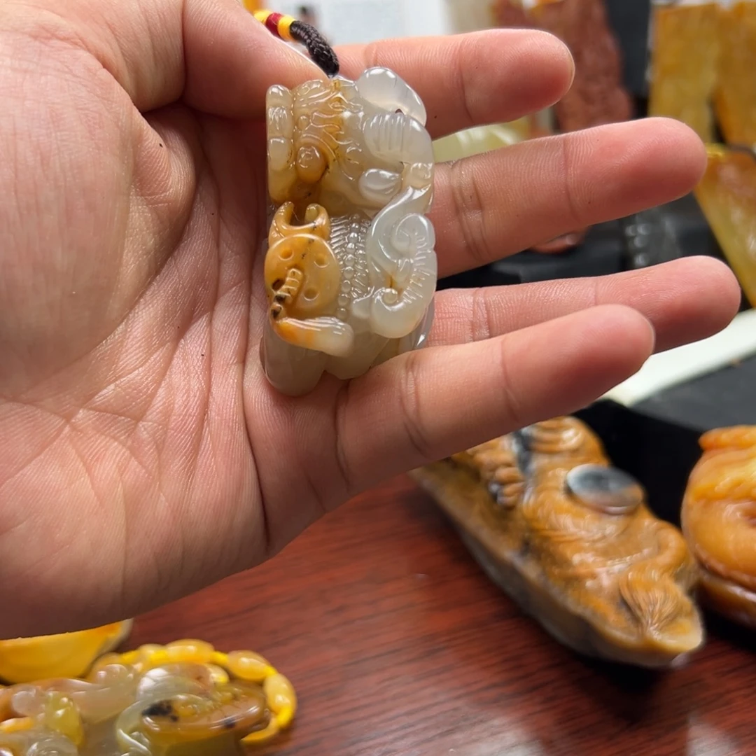 石英质玉（黄龙玉）未镶嵌多样性发货，发其一