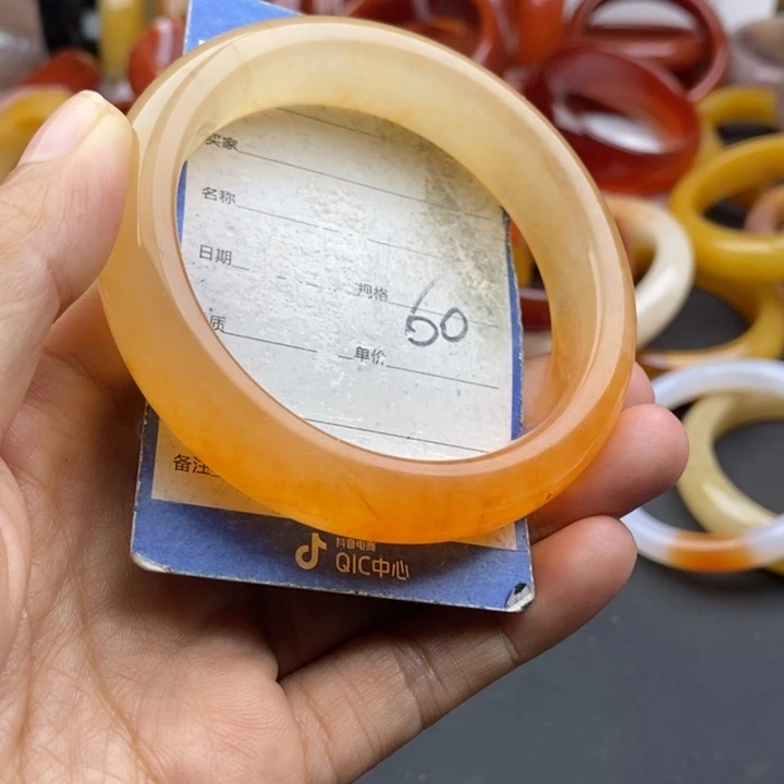 石英质玉未镶嵌手镯