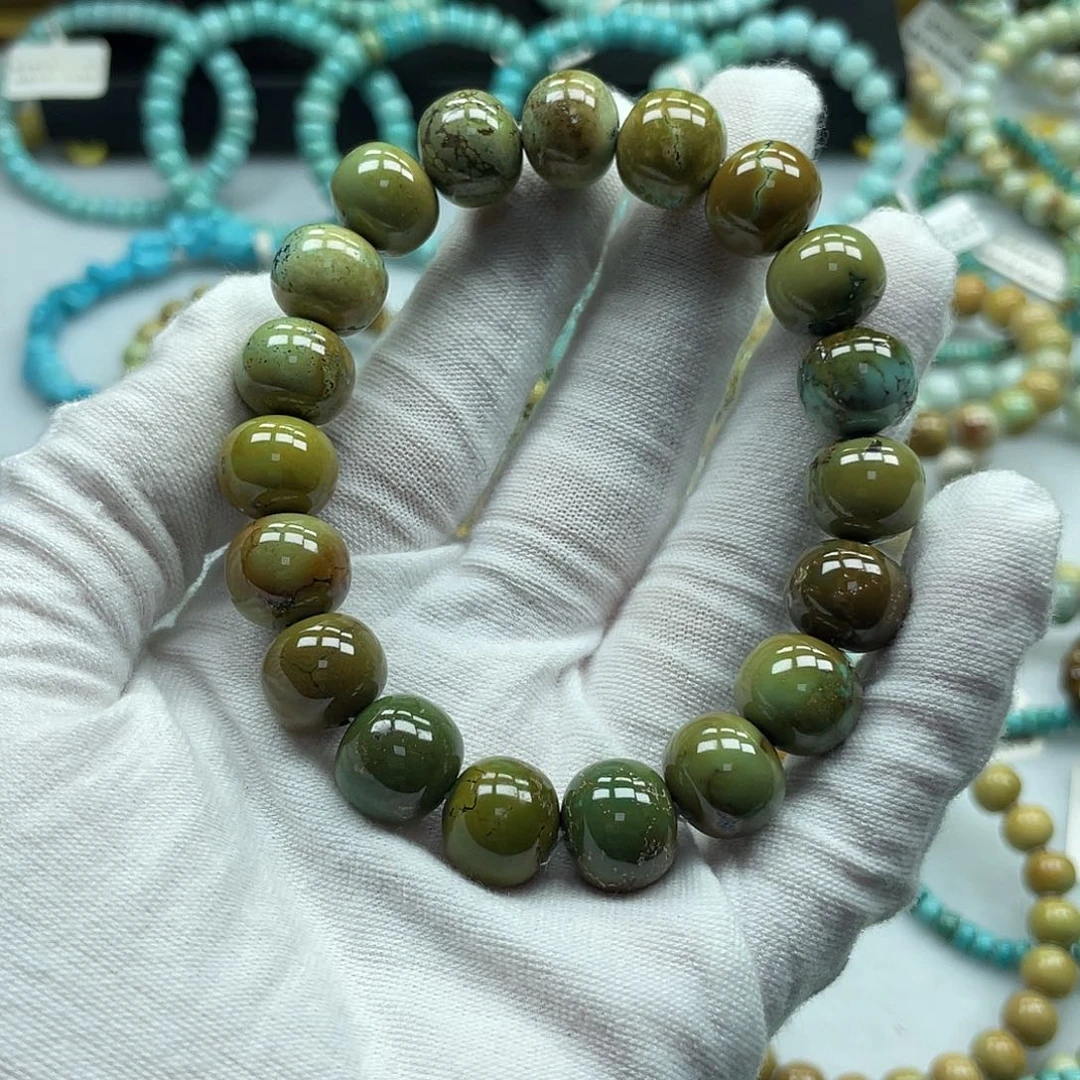 一***雨绿松石未镶嵌珠宝奇石