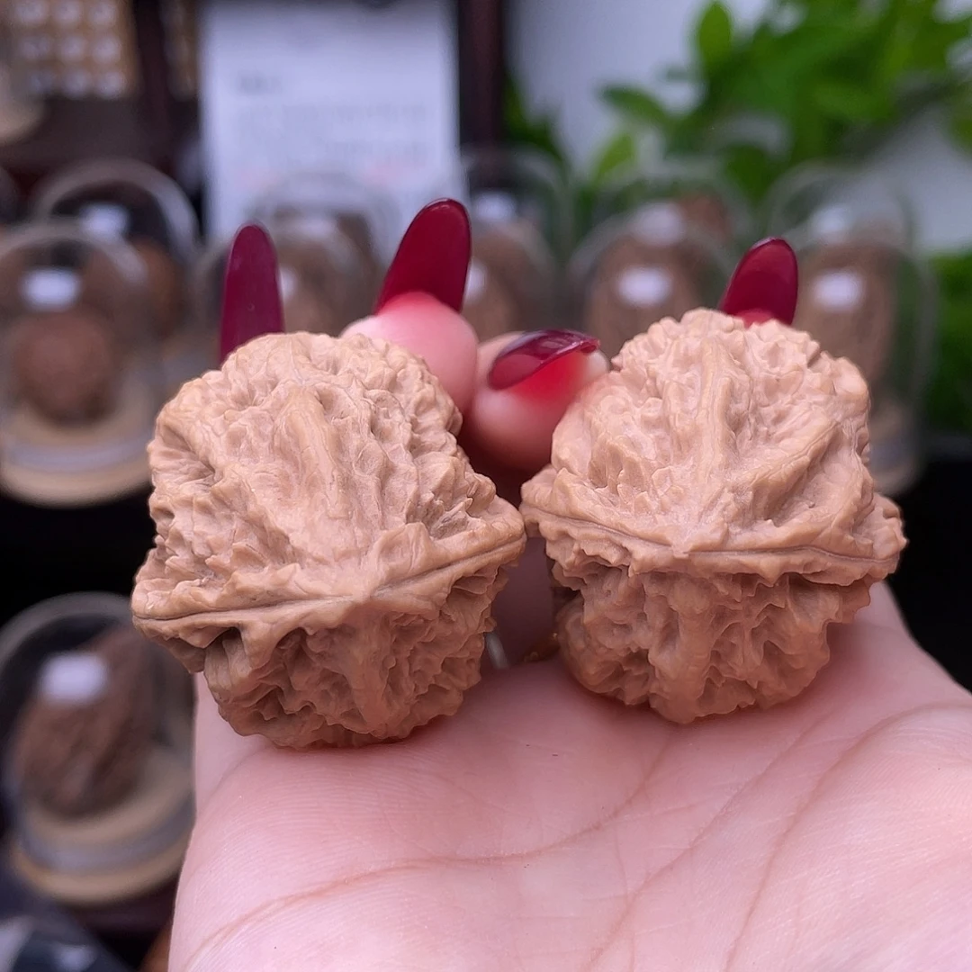 文玩核桃吊坠蛟河蛤蟆头