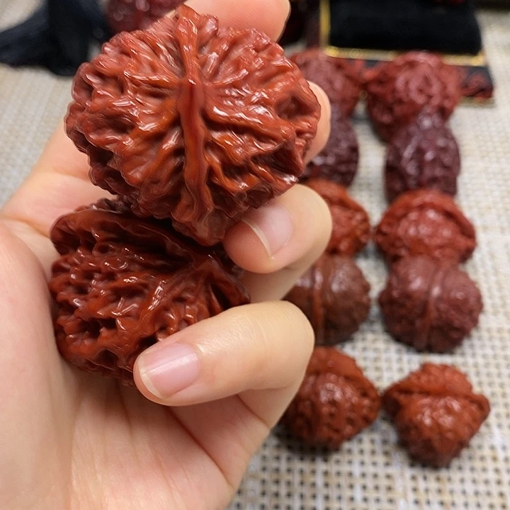 文玩核桃把件帝王