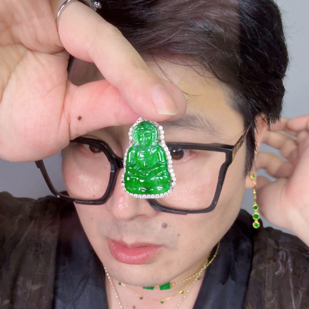 颈饰未镶嵌翡翠一件
