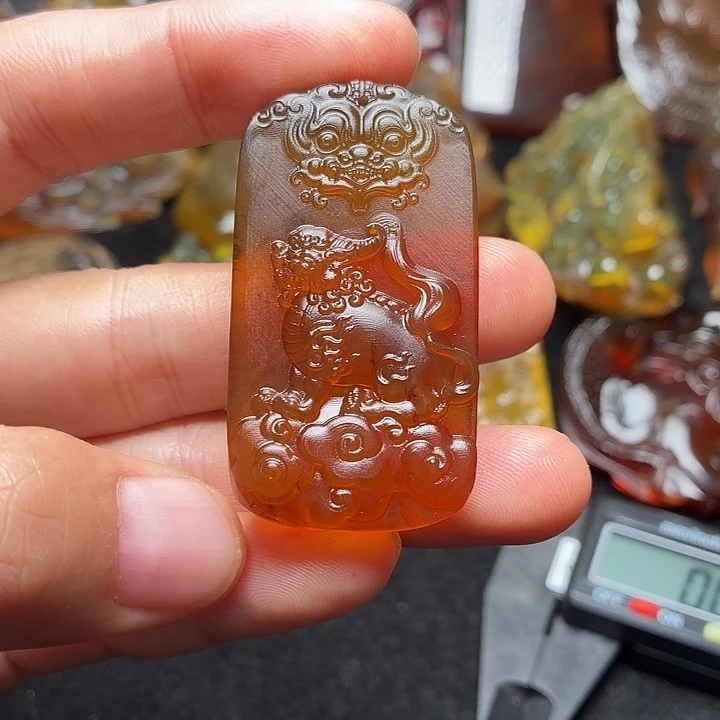 琥珀未镶嵌颈饰225