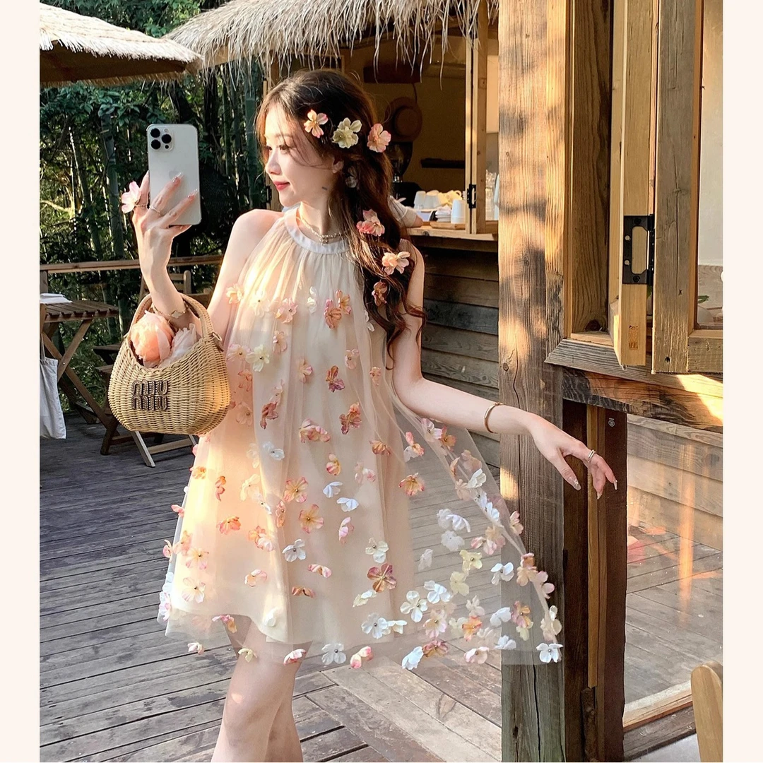 法式浪漫绝美花朵挂脖连衣裙女生春夏季甜美小个子氛围感网纱裙子