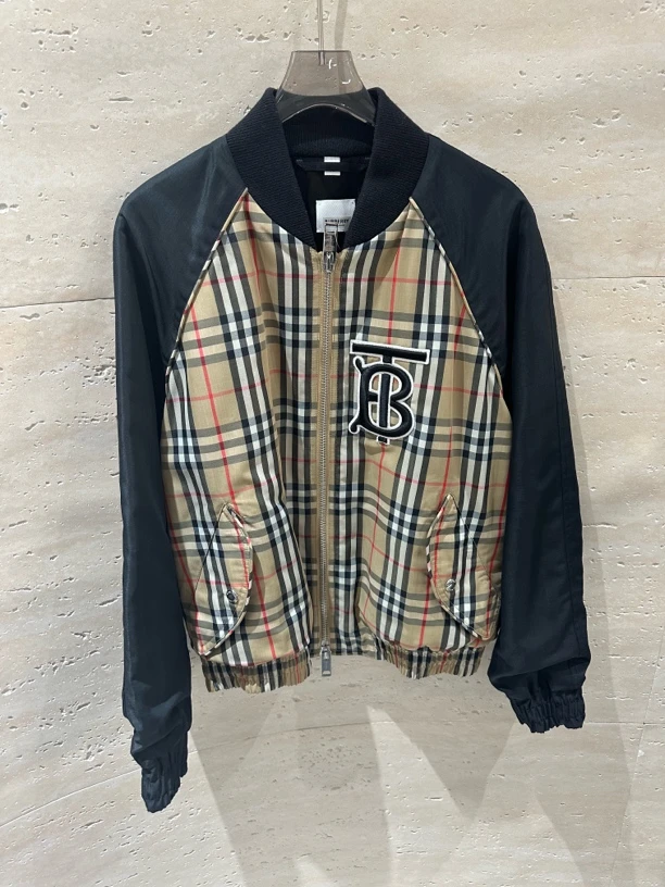 99新 BURBERRY/博柏利 肩宽40胸围112衣长53编码291