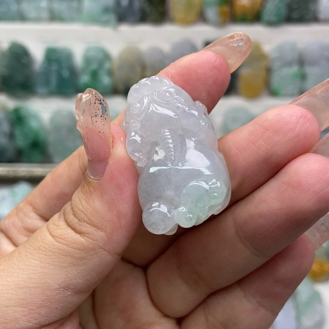 吊坠(赠链)未镶嵌翡翠