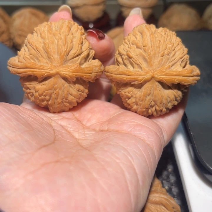 文玩核桃把件46闷白