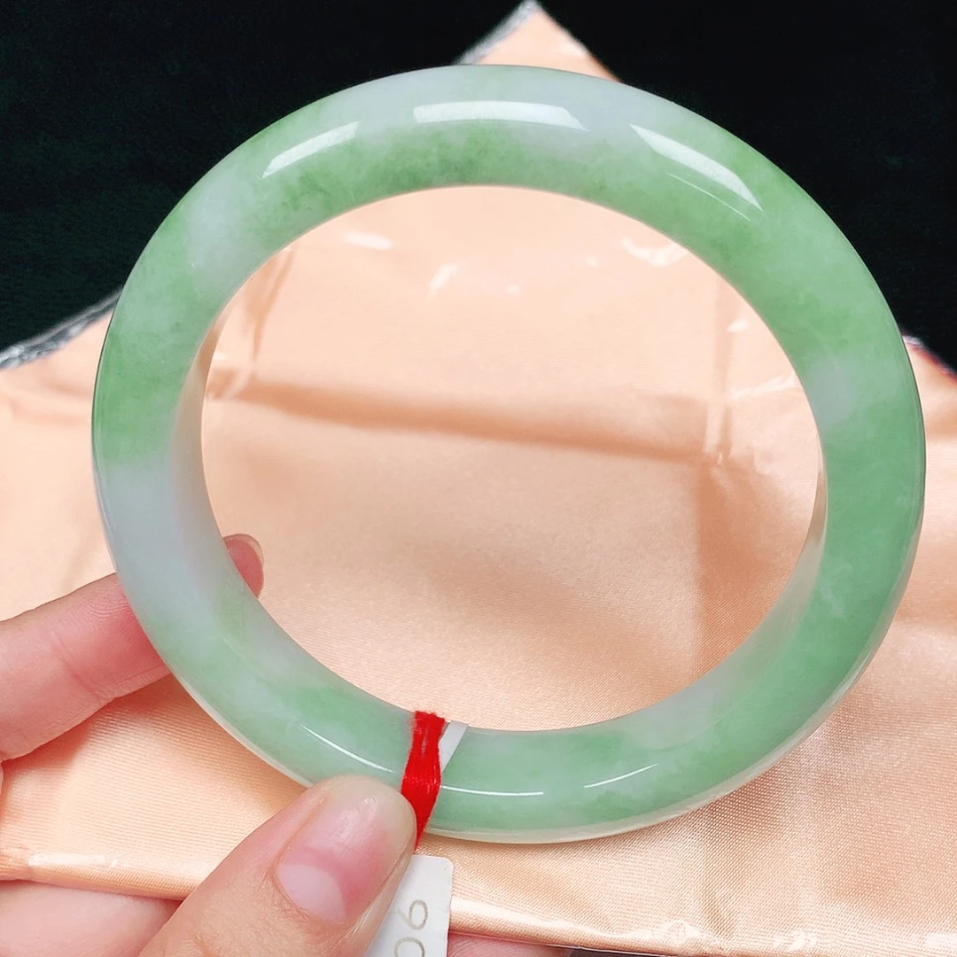 翡翠未镶嵌手镯正圈65