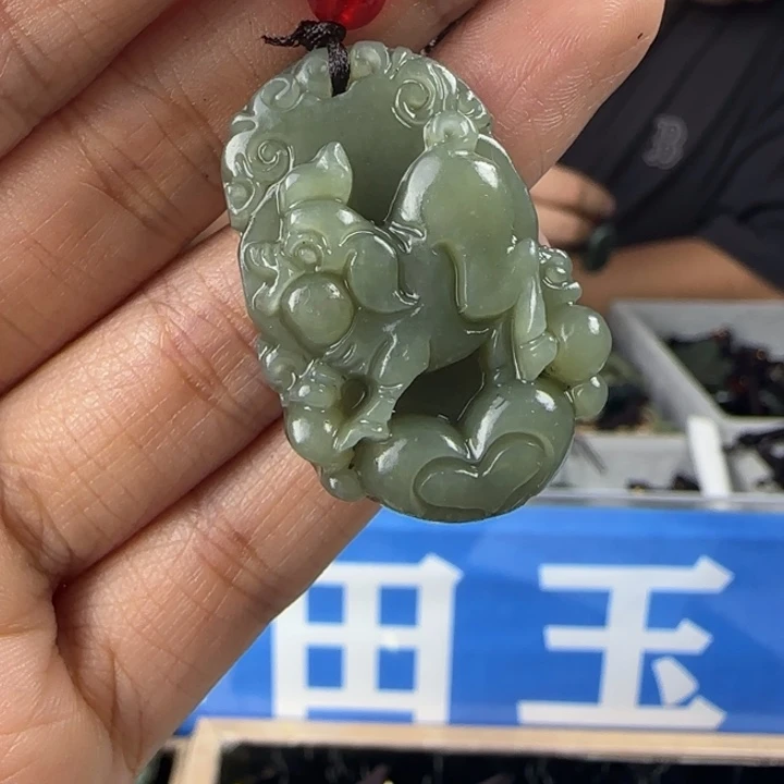 和田玉未镶嵌颈饰