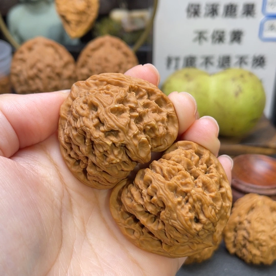 a***佑把件猴头核桃涿鹿南疆浮黄