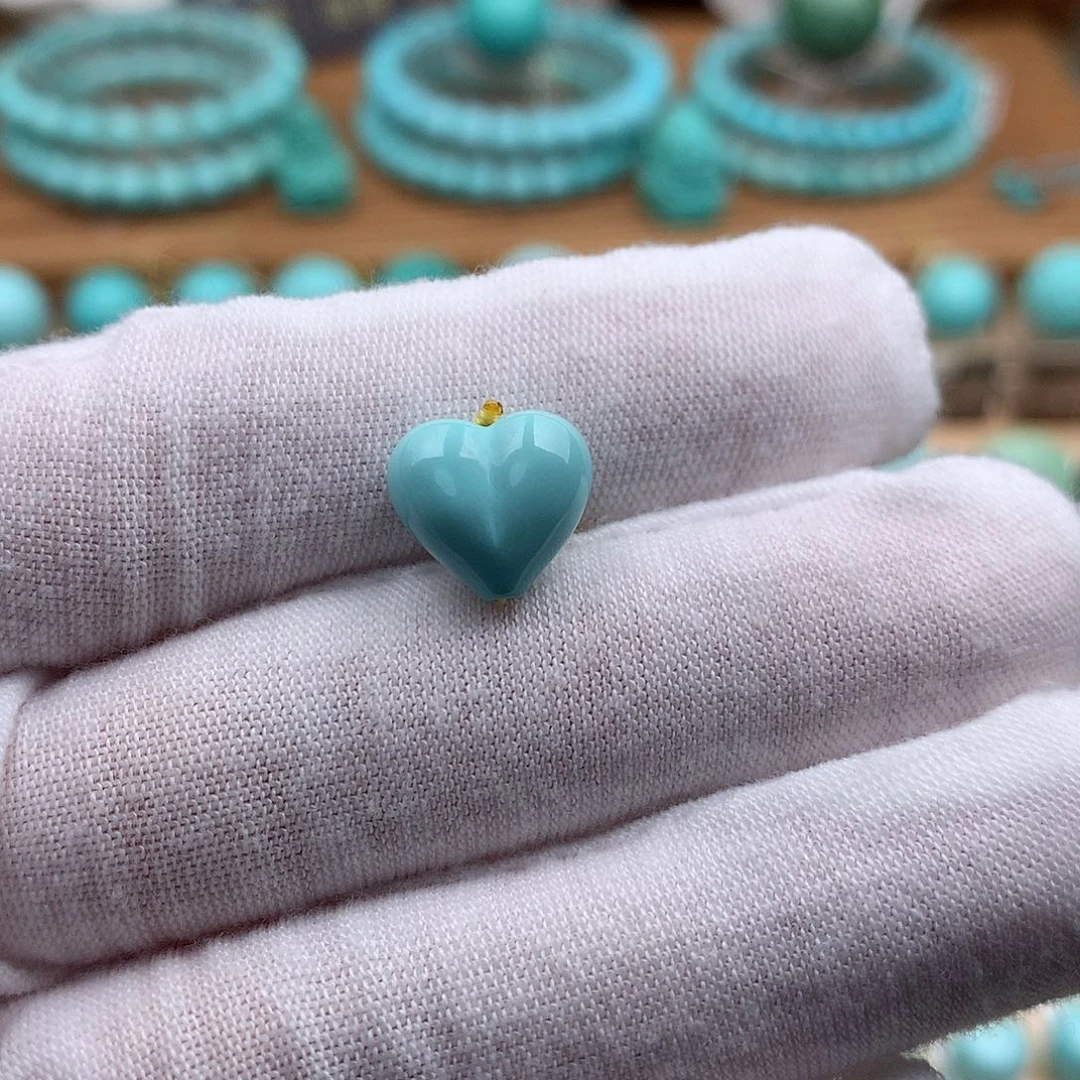 绿松石未镶嵌珠宝奇石