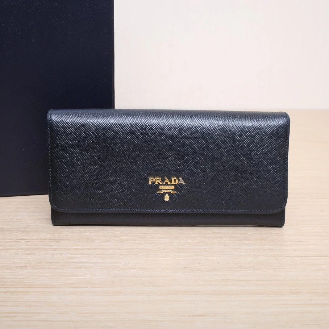 95新 Prada/普拉达 【娇】 黑色 皮革C PRADA钱包 P225172415