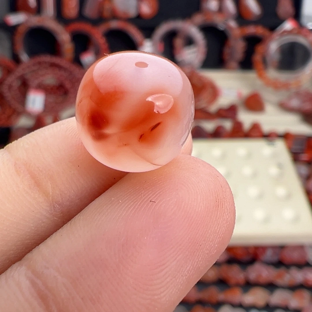 袁***尹南红玛瑙未镶嵌颈饰老型珠