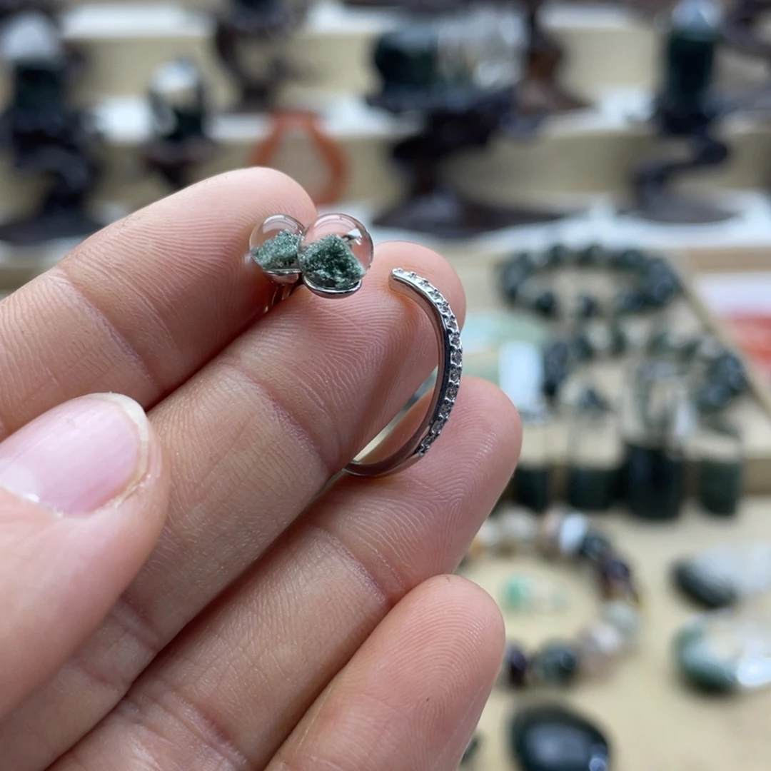 水晶戒指银S925镶嵌芒***忙绿幽灵金字塔戒指