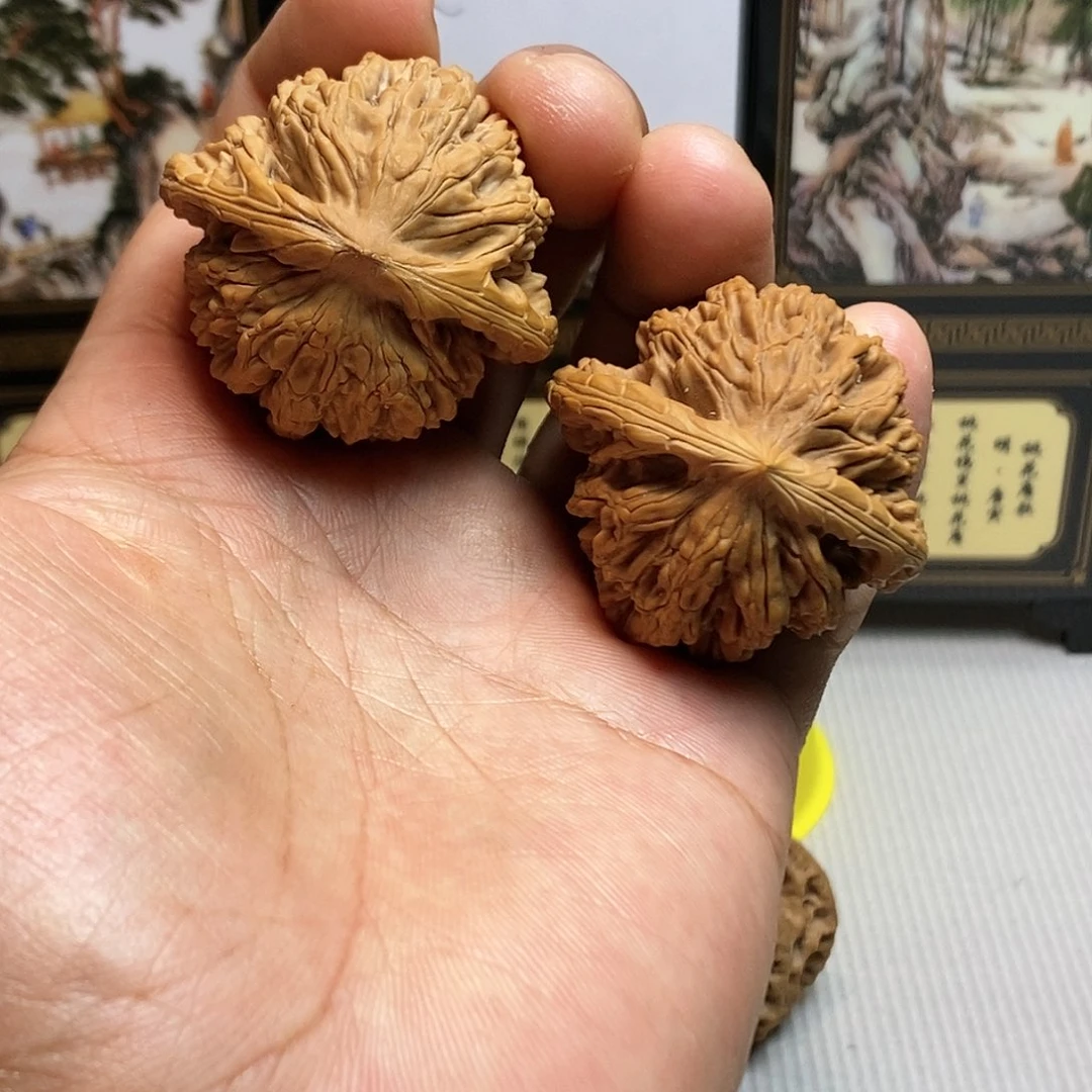 文玩核桃把件虎头。有修