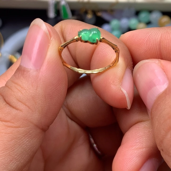 翡翠18K金镶嵌戒指葫芦戒指