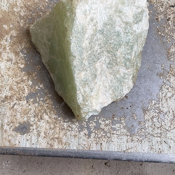 火***山蛇纹石玉未镶嵌天然岫玉多样性发一