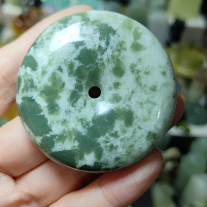 岫玉未镶嵌微瑕平安扣