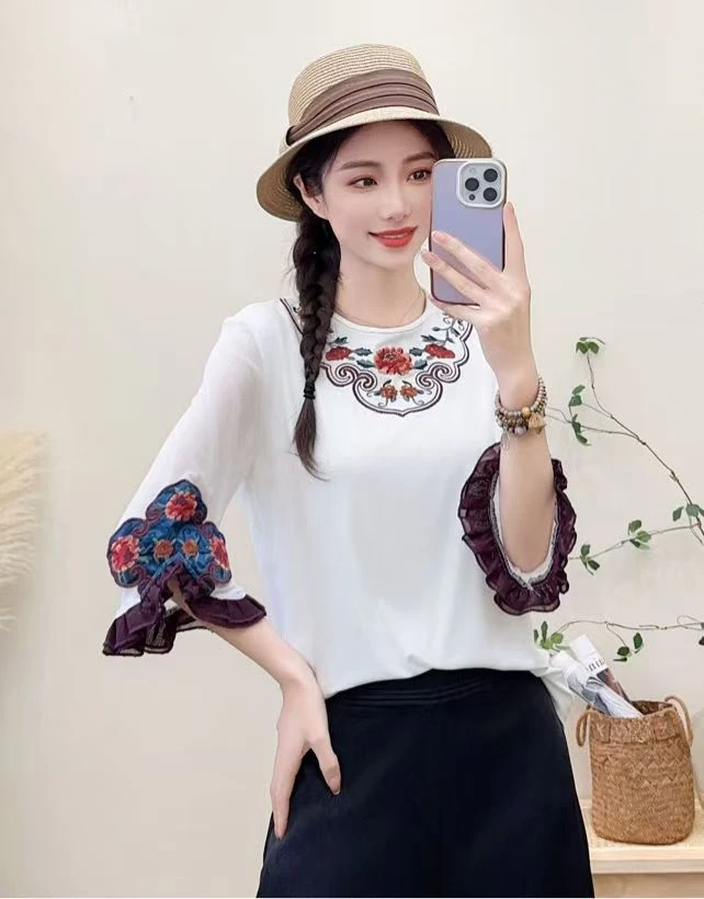 2635新款 国风绣花打底上衣百搭女装时尚女士