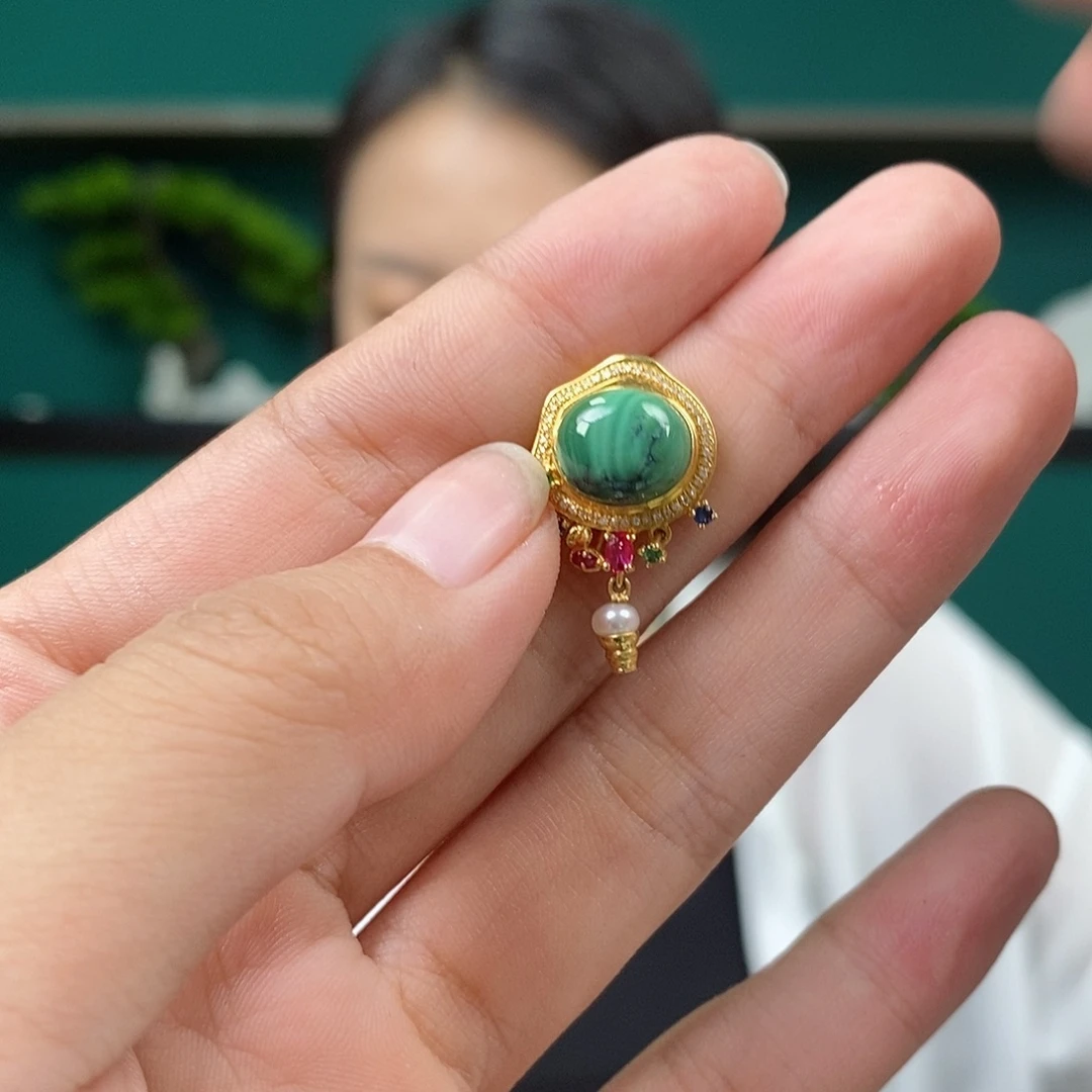 18K金镶嵌绿松石珠宝奇石
