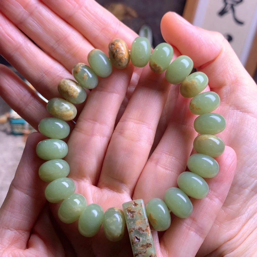 佳***盗未镶嵌手串岫岩河磨玉（透闪石质玉）
