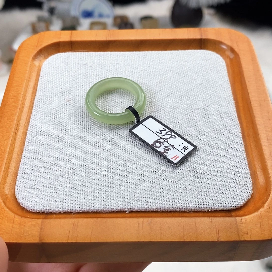 和田玉未镶嵌戒指r41苹果绿圆条17.5