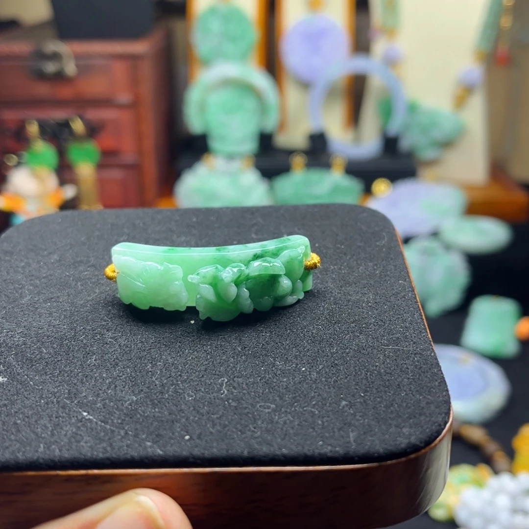 颈饰未镶嵌翡翠天然翡翠手牌