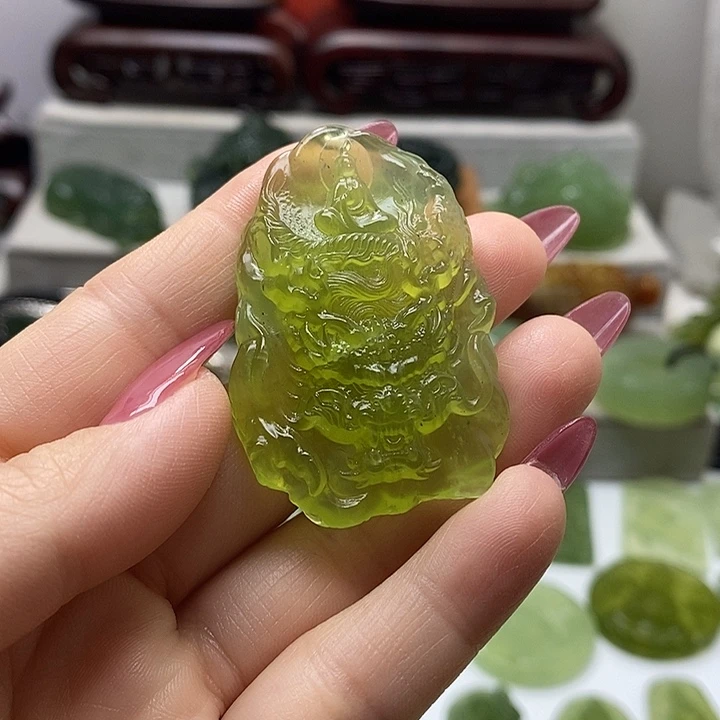 未镶嵌蛇纹石玉挂件