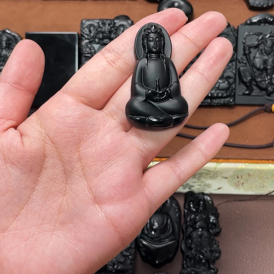 韩***蛇纹石玉未镶嵌颈饰