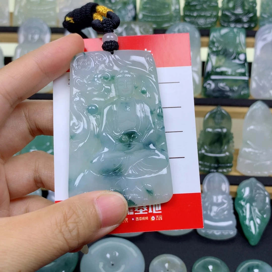 银***防颈饰未镶嵌翡翠大日如来