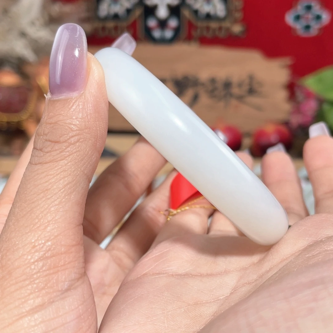 未镶嵌手镯和田玉羊脂玉