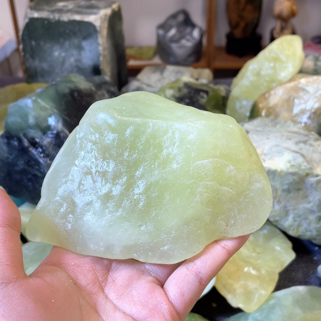 蛇纹石玉未镶嵌中国四大名玉简易