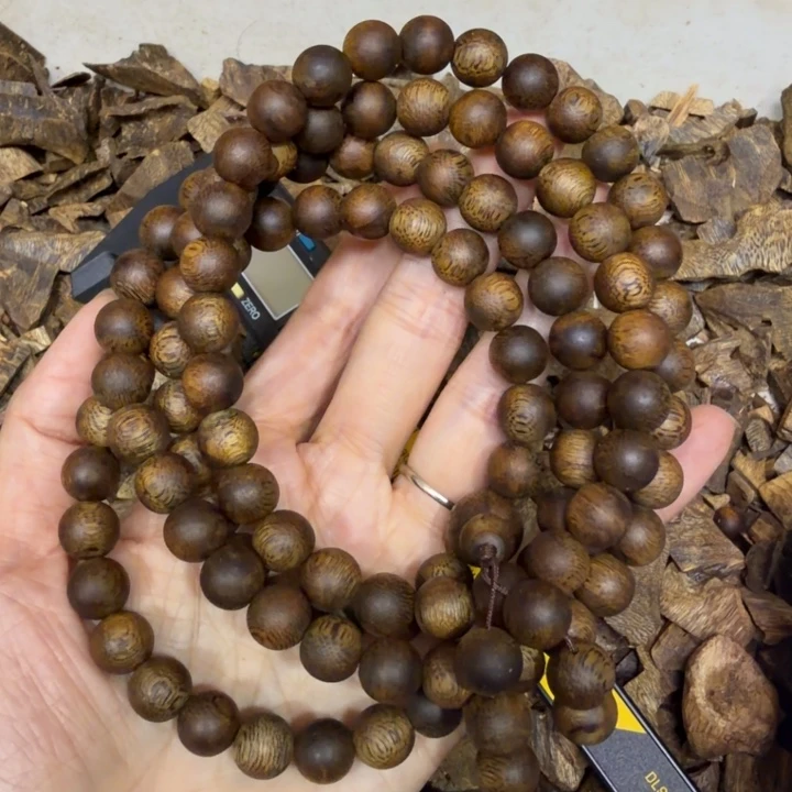 沉香沉香香囊海南白棋沉浮