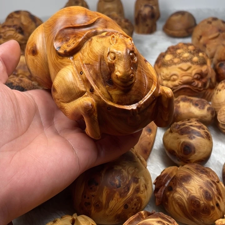 柏木（崖柏）手工唐马手把件