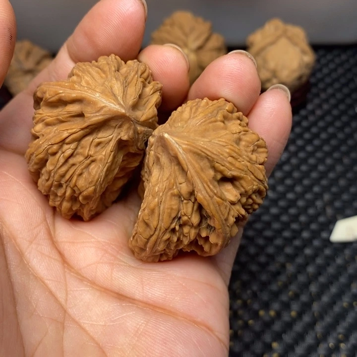 ****人吊坠文玩核桃文玩核桃异形单只