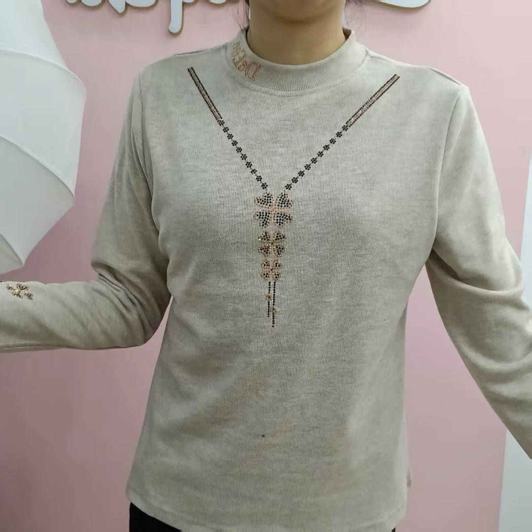 【姐妹服饰】【6664款】项链四叶草时尚百搭休闲女士打底衫