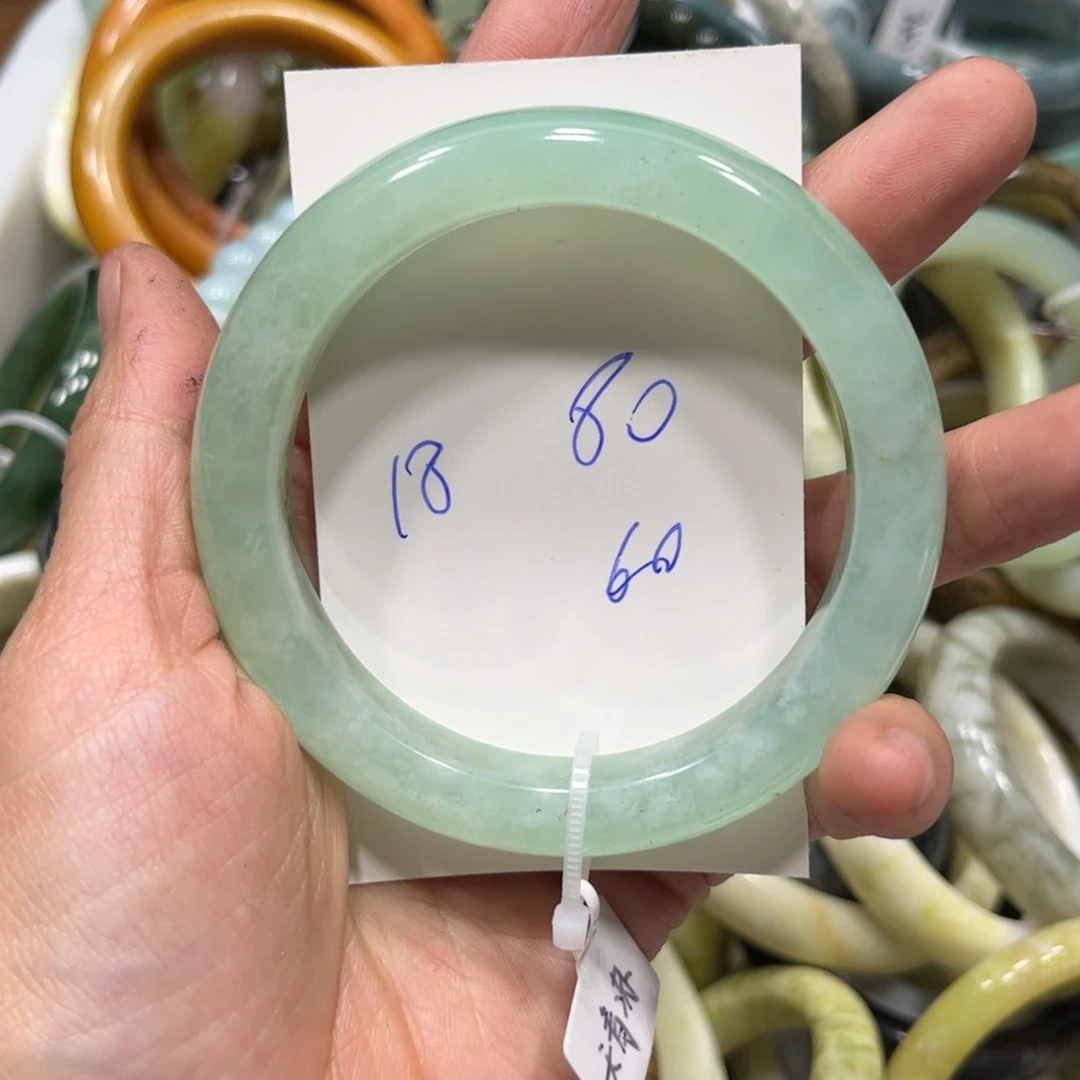 蛇纹石玉手镯未镶嵌张***子
