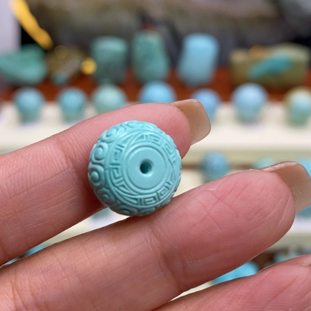 绿松石未镶嵌珠宝奇石13.4×8.2