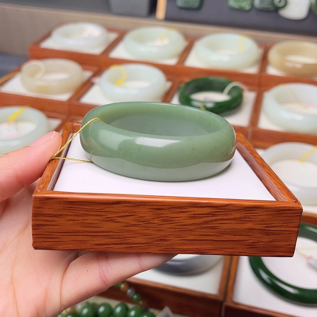 和田玉未镶嵌手镯58