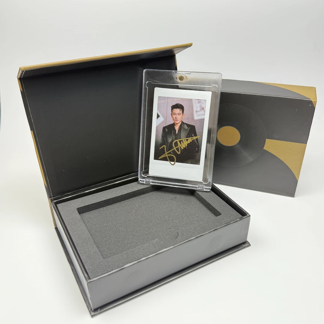 N1630欧豪 签名正品拍立得照片 白边