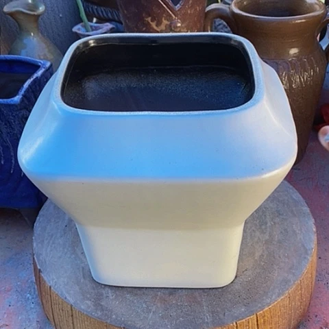 紫砂花盆口15.5高度17白色福利