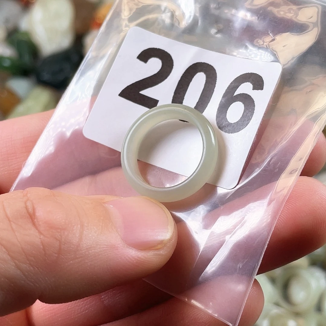 和田玉（糖玉）颈饰未镶嵌