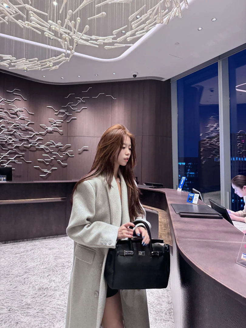 *尹千金*【铂金之镜】冷艳冰系美人灰色韩系时尚气质大衣D240645