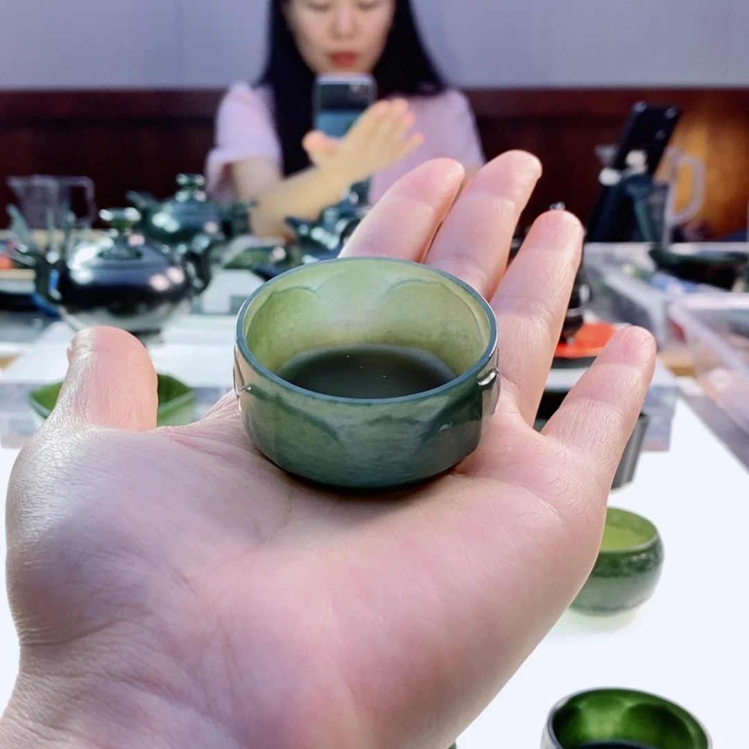 未镶嵌和田玉（青玉）摆件