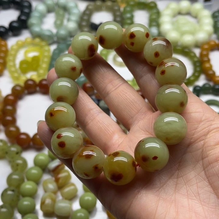 蛇纹石玉手串未镶嵌