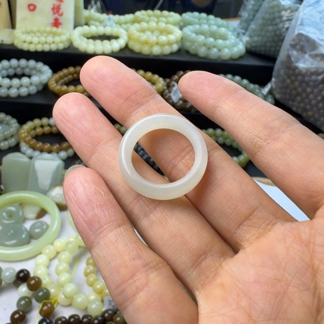 和田玉未镶嵌戒指