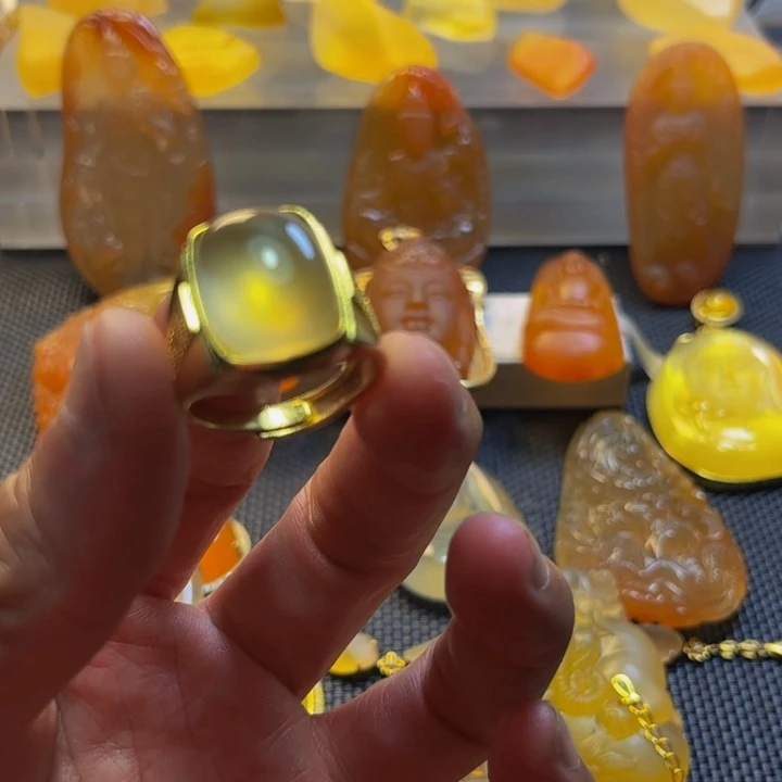 老***魏石英质玉吊坠未镶嵌