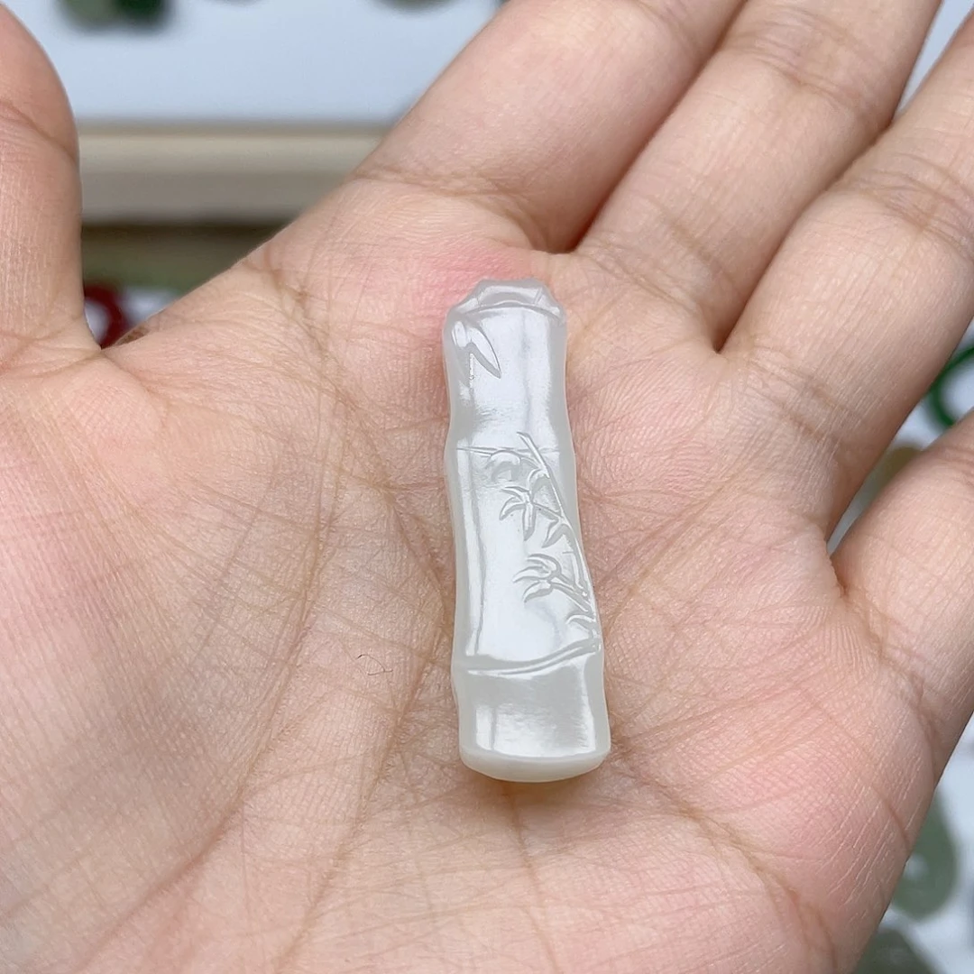 菟****和田玉未镶嵌颈饰