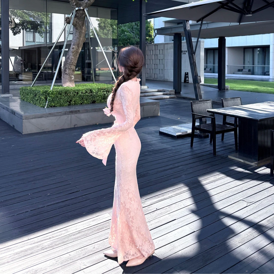 WW定制「素澜花」蕾丝显瘦气质轻奢修身法式小众设计感连衣裙