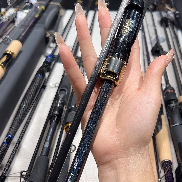 朱***2.4m碳素两节路亚杆